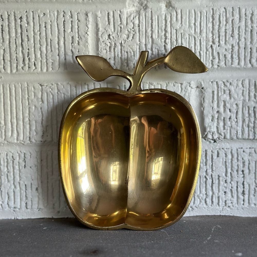 Vintage brass apple trinket/key dish 6.5”H x 5”W